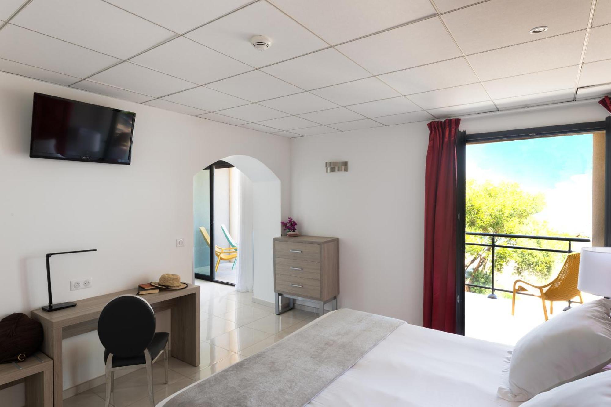 Les Roches Blanches Hotel 3*