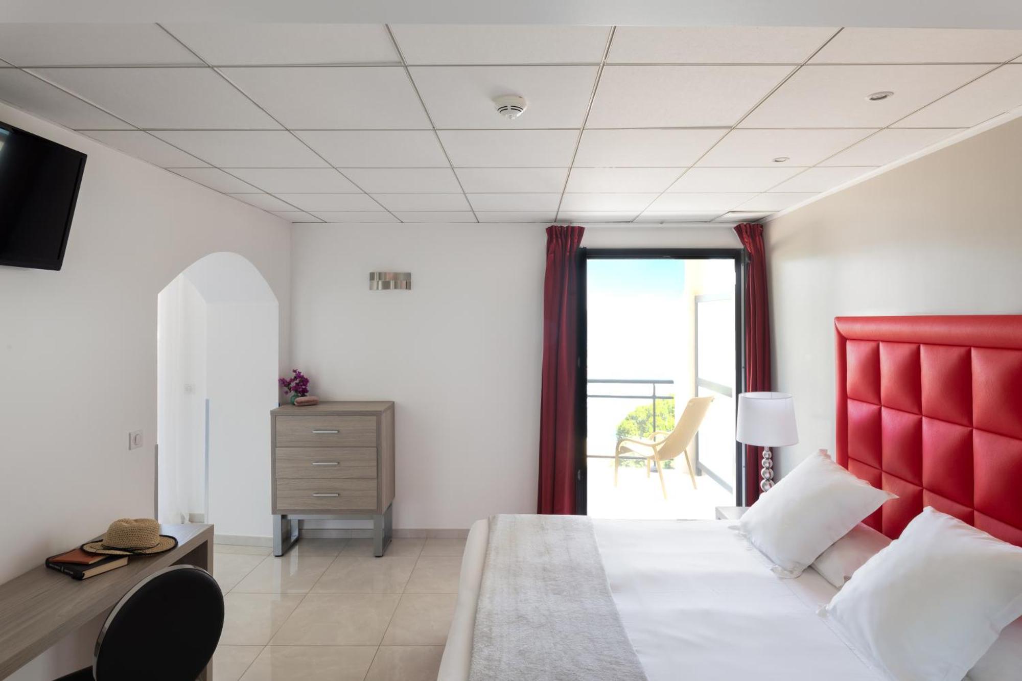 Hotel Les Roches Blanches 3*