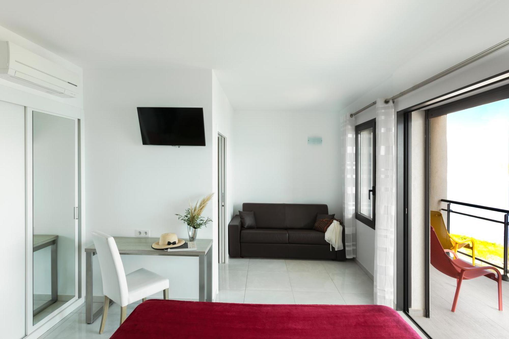 Hotel Les Roches Blanches 3*